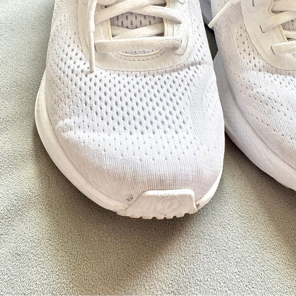 Lululemon Men’s Beyondfeel Running Shoe - Picture 8 of 12